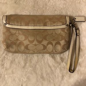 Coach Bags - Auth Coach Wristlet Coach Bags - Auth Coach Wristlet